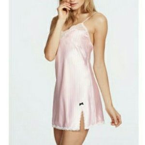 Victoria’s Secret Slip!